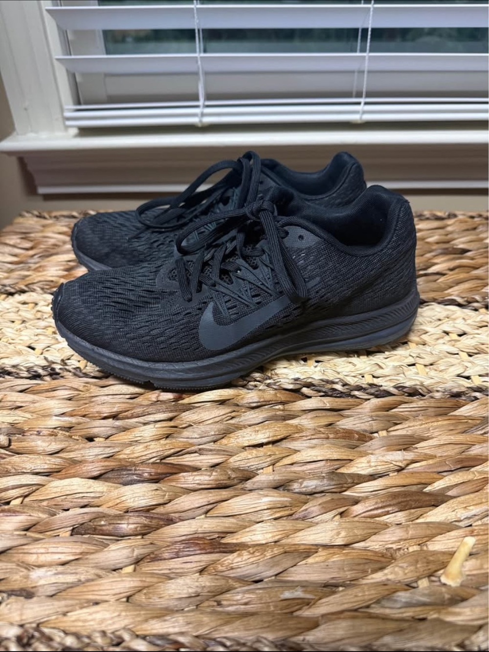 Nike Women’s All-Black Lightweight Trainer